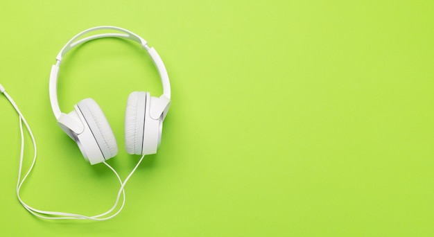 Hoofdtelefoon op groen