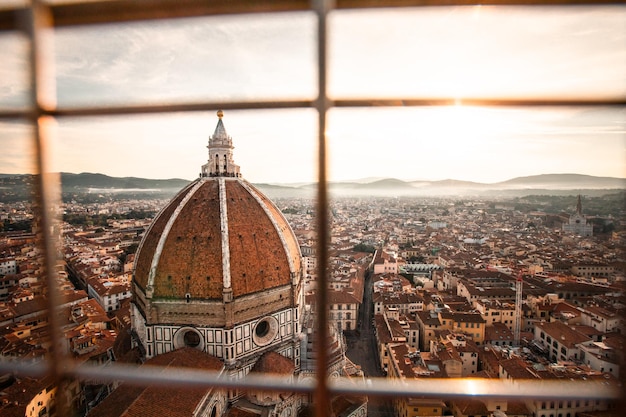 Foto hoog uitzicht vanaf de kathedraal van santa maria del fiore in firenze, toscane, italië.