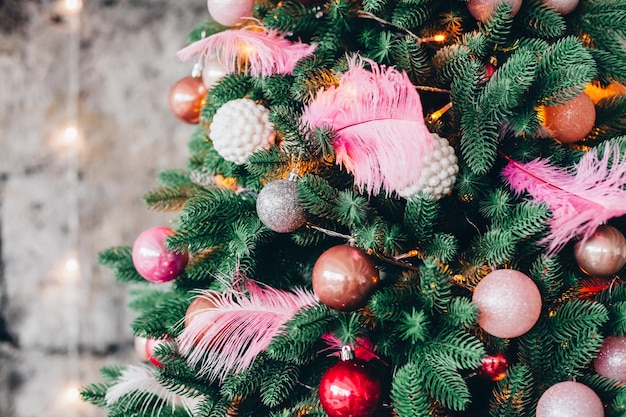 Foto hooghoek van de kerstboom