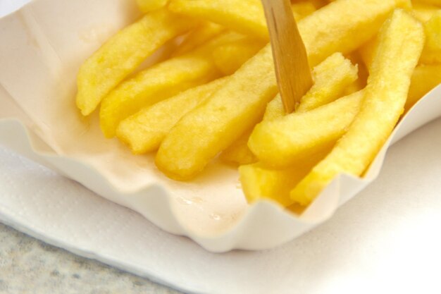 Hooghoek van verse witte friet