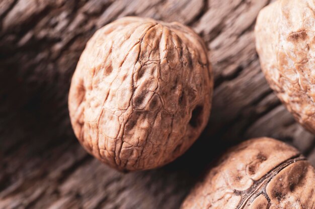 Foto hooghoekbeeld van brood op tafel