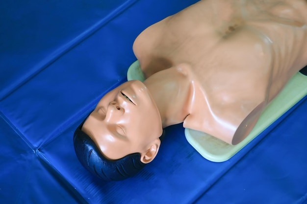 Hooghoekbeeld van de CPR-pop