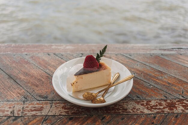 Foto hooghoekbeeld van dessert op tafel