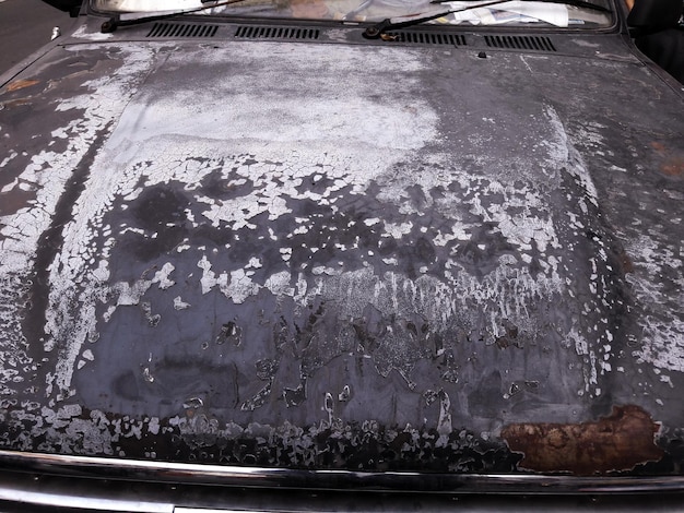 Hooghoekbeeld van een bevroren auto