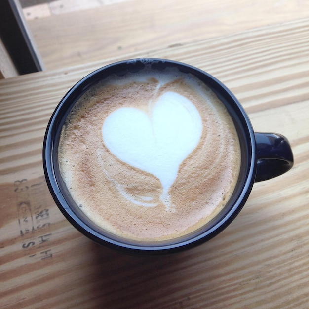 Foto hooghoekbeeld van een kop koffie