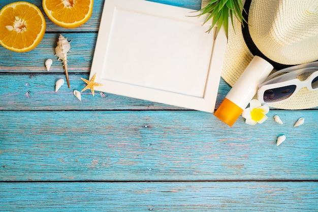 Hooghoekbeeld van fruit op tafel