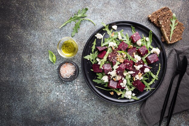 Foto hooghoekbeeld van fruitsalade in een schaal