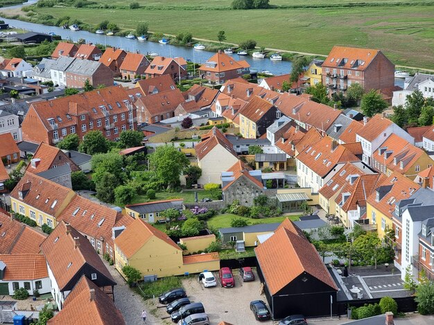 Foto hooghoekbeeld van gebouwen in de stad