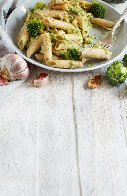 Foto hooghoekbeeld van groenten op tafel