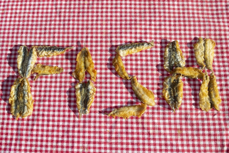 Foto hooghoekbeeld van groenten op tafel