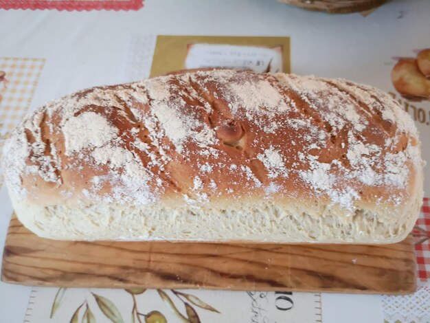 Hooghoekbeeld van het dessert op tafel