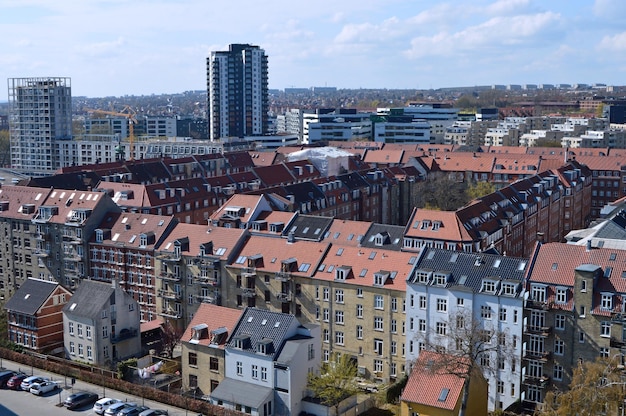 Hooghoekbeeld van het stadsbeeld tegen de lucht