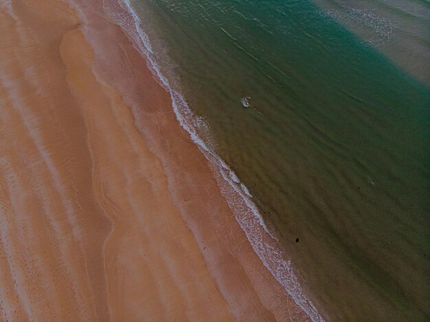 Foto hooghoekbeeld van het strand