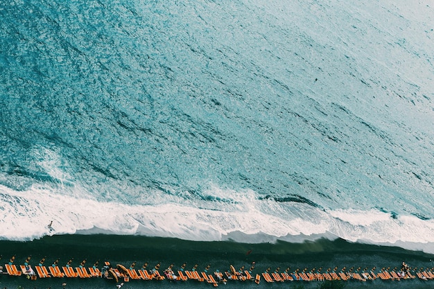 Hooghoekbeeld van het strand