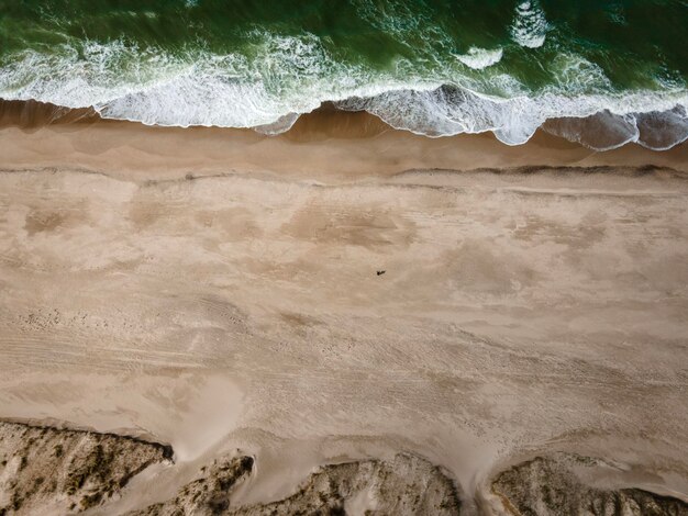 Foto hooghoekbeeld van het strand