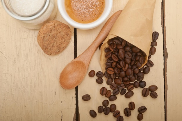 Hooghoekbeeld van koffiebonen