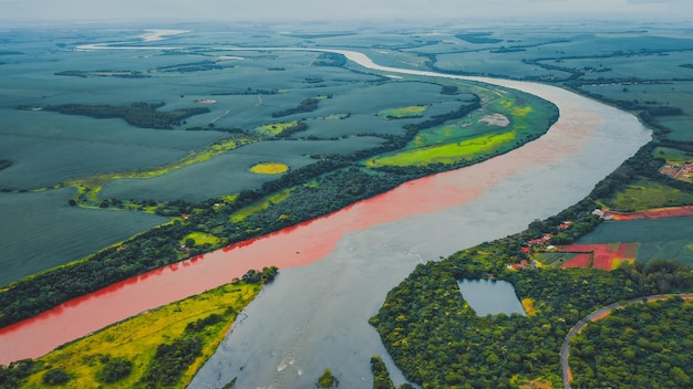 Hooghoekbeeld van landbouwveld