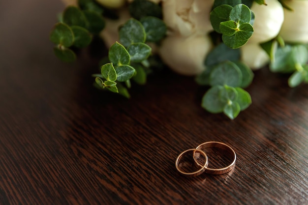 Foto hooghoekbeeld van pillen op tafel