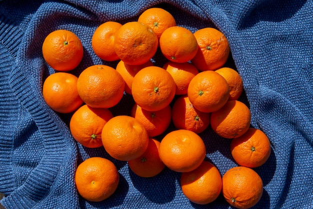 Hooghoekbeeld van sinaasappels