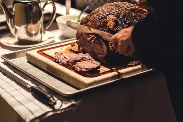 Foto hooghoekbeeld van voedsel op tafel