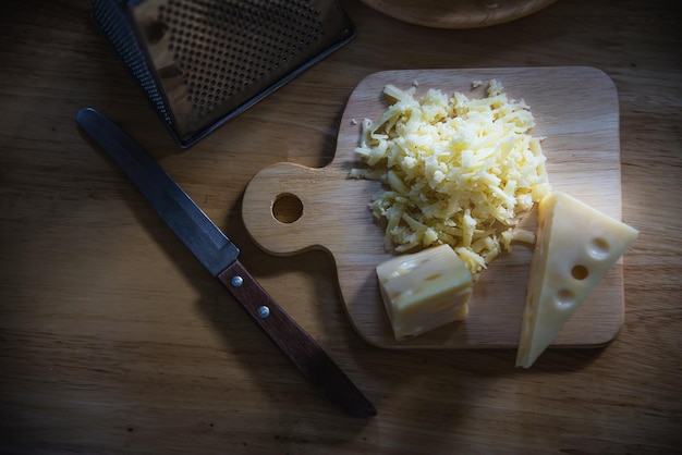 Hooghoekbeeld van voedsel op tafel