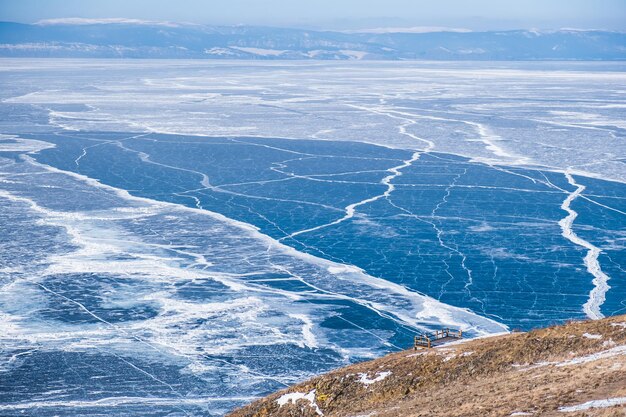 Foto hooghoekbeeld van zee en land