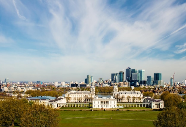 Hooghoekfoto van het stadsbeeld