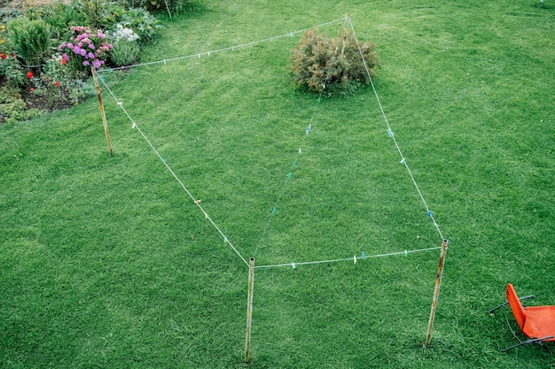 Hooghoekse weergave van de waslijn over het veld