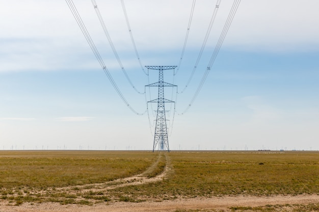 Hoogspannings elektrische transmissie toren energie pyloon