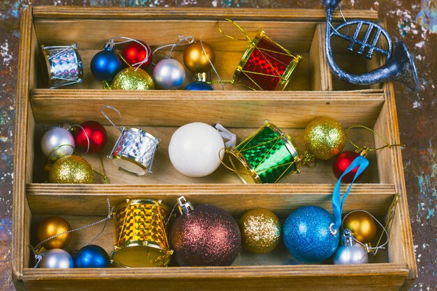 Hoogste menings uitstekende houten doos met Kerstmisdecoratie