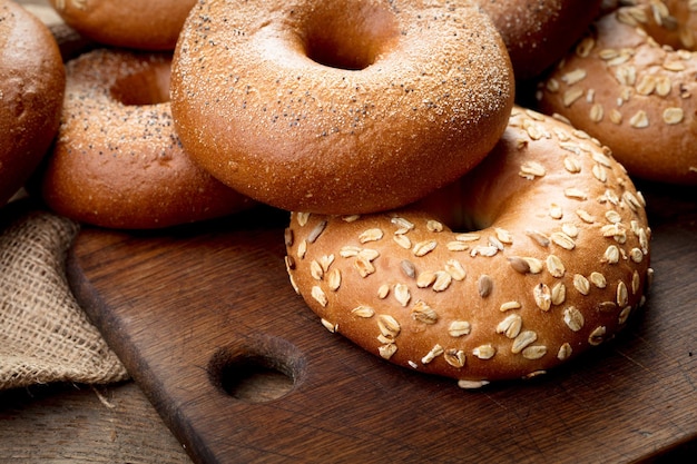 Hoop bagels