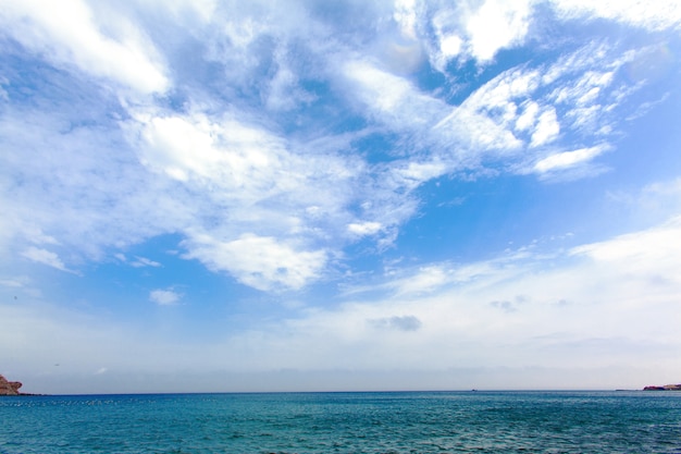 Horizon van de zee. Oceaan en lucht. prachtig zeegezicht panorama.