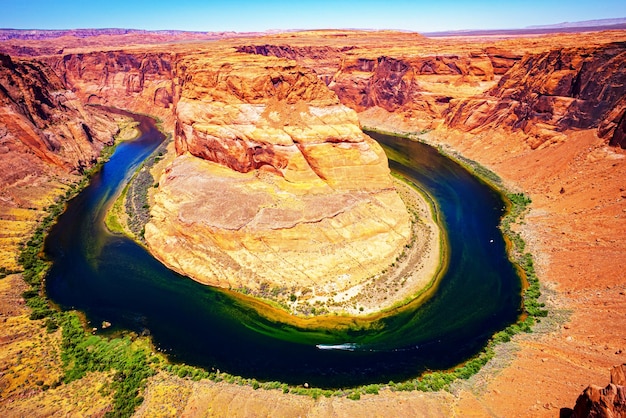Хорсшу-Бенд, Пейдж, Аризона. Изгиб подковы на реке Колорадо, Гранд-Каньон. Панорамный вид дороги каньона красной утеса.