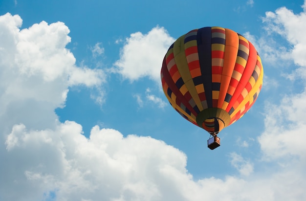 Фото Воздушный шар в небе