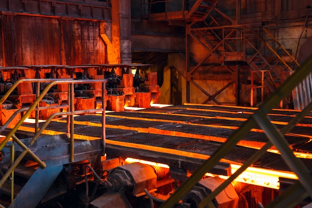 Hot billet (bloom) continuous casting, also called strand casting
