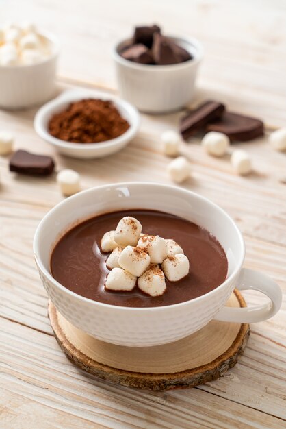 hot chocolate with marshmallows in cup