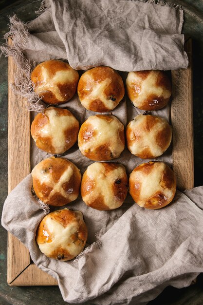 Hot cross buns