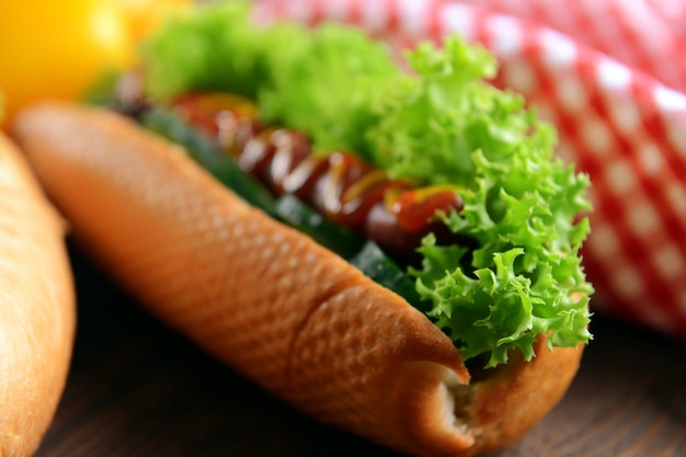 Photo hot dog and napkin closeup