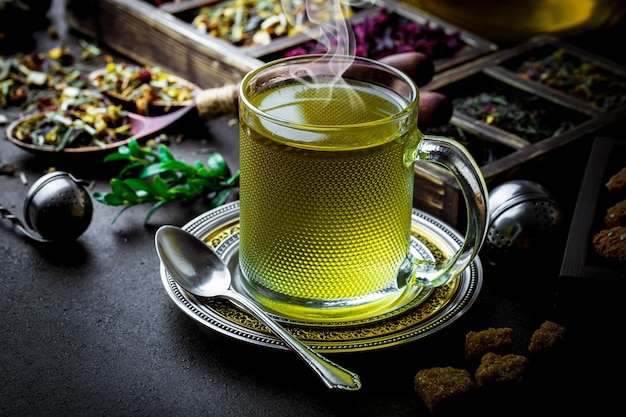 Hot tea and aromatic spices composition