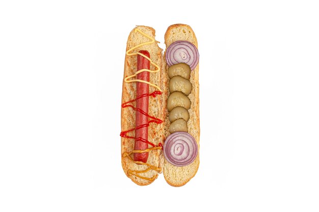 Hotdog ingrediënten. Een gesneden broodje bevat de ingrediënten: worst, saus, ingelegde komkommers en uien. Uitzicht van boven. Witte achtergrond. Geïsoleerd.