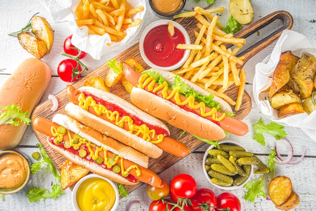 Hotdogs met verschillende toppings