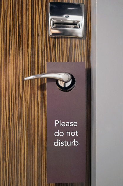 Photo hotel door with the inscription does not disturb