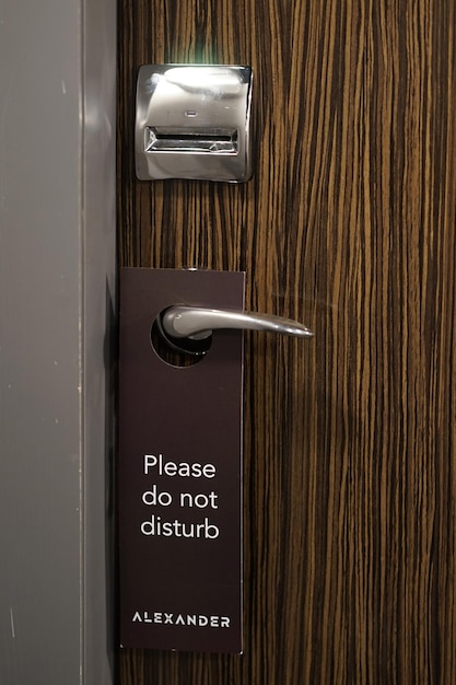 Photo hotel door with the inscription does not disturb