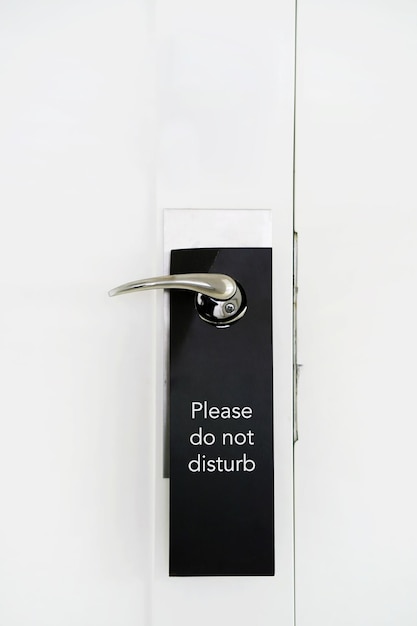 Photo hotel door with the inscription does not disturb