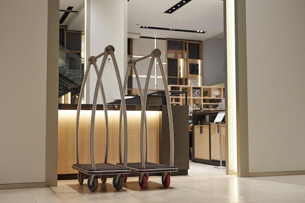 Photo hotel lobby with luggage carts