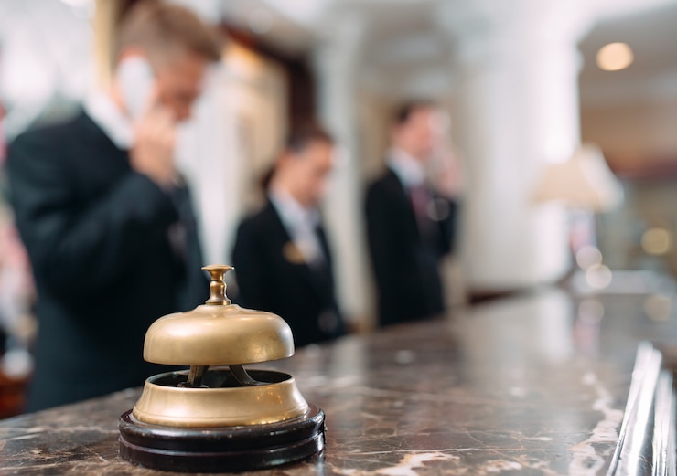 Photo hotel service bell concept hotel, travel, room,modern luxury hotel reception counter desk on 