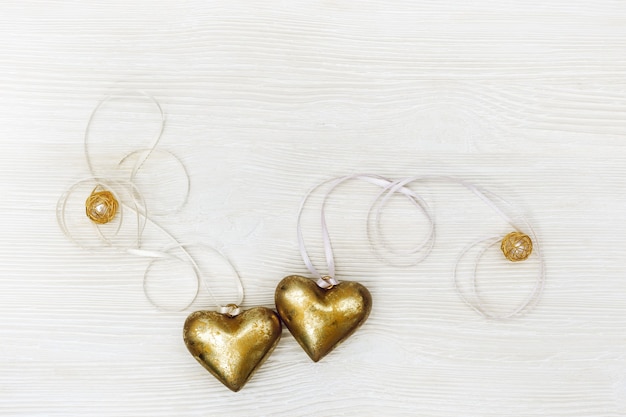 Hou van romantiek vakantie concept voor bruiloft of Valentijnsdag Mooie gouden harten