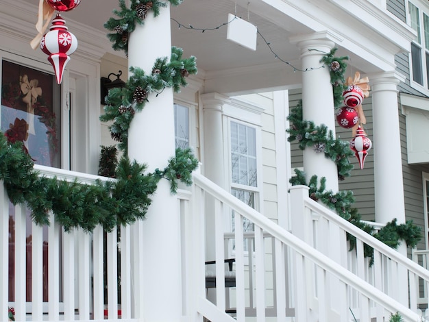 Photo house decorated for the winter holidays.