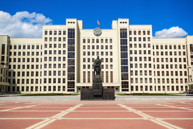 ベラルーシ共和国の政府の家（Dom Pravitelstva）は、ベラルーシのミンスクにあります。