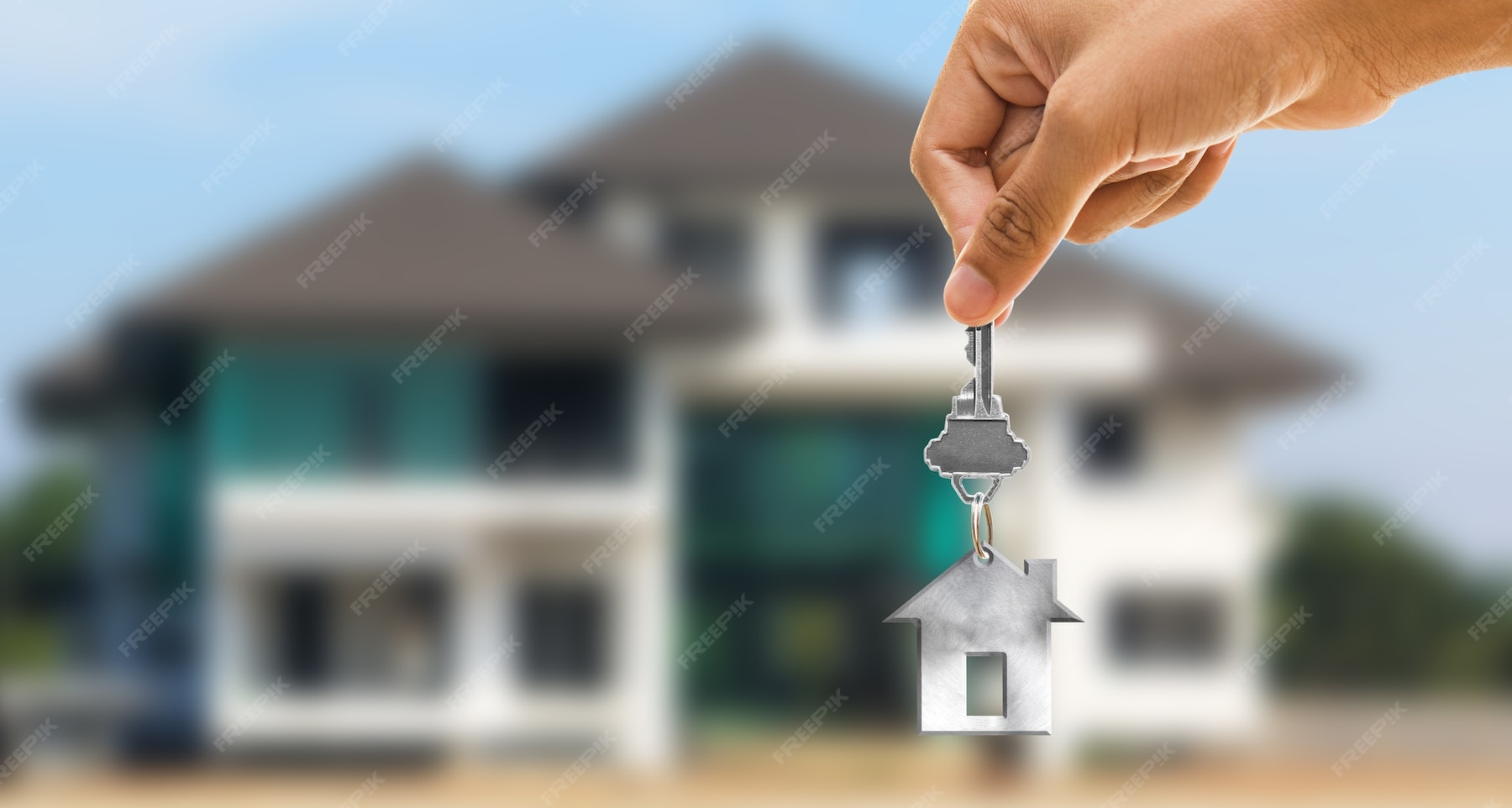 Premium Photo | House key